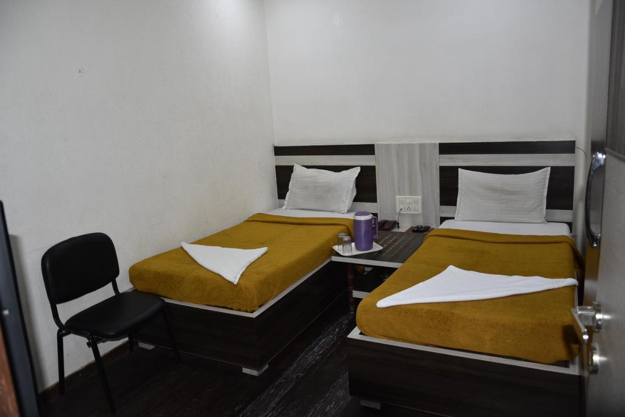 Midtown Hotel Ahmadabad Zewnętrze zdjęcie